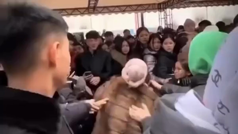 Давка и драки: как накажут организаторов нашумевшего концерта в Шымкенте
