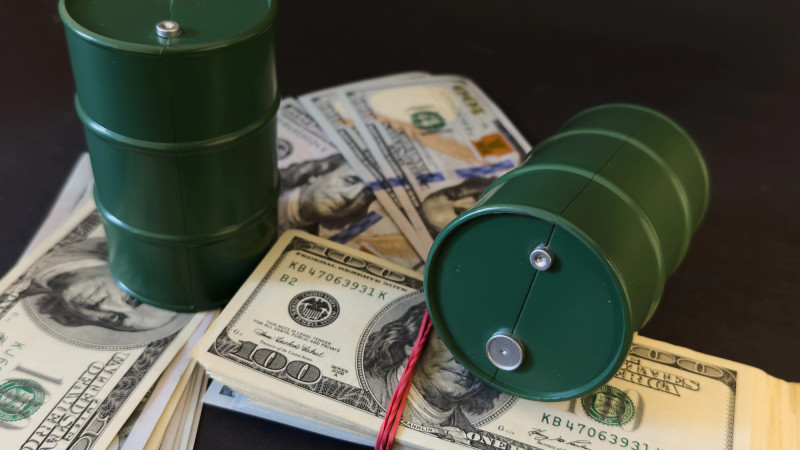Цена нефти Brent опустилась ниже 63 долларов за баррель