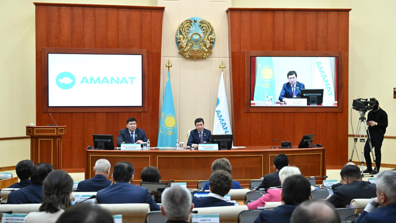 Amanat рассмотрел вопрос о едином часовом поясе с правительством