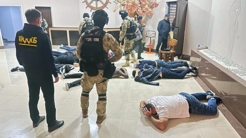 В Казахстане продолжают обнаруживать десятки автоматов и гранат, похищенных в период Кантара