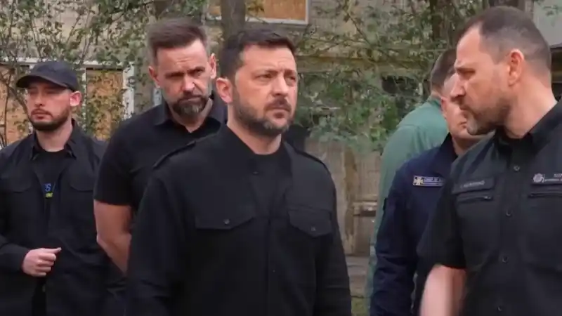Когда мир спит, Киев помнит: тени войны не оставляют шансов на мирное утро