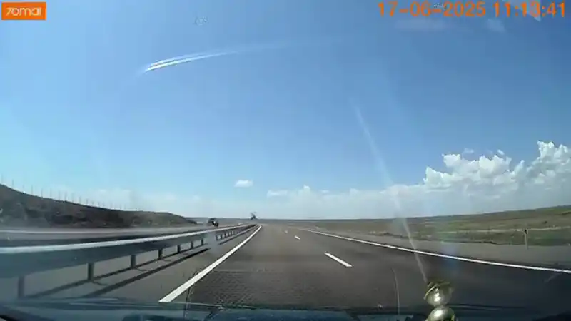 Низкий полет вертолета в Казахстане: обсуждение безопасности и возможные изменения в авиационных правилах
