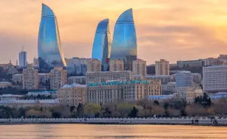 Баку требует разъяснений от Москвы: нападение на азербайджанцев в центре города вызывает международный резонанс