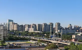 Китай глазами казахстанца: как колбаса и зарплаты меняют жизнь на улице Чанъань в Пекине