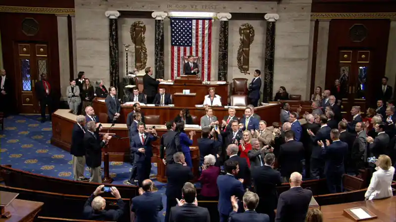 Конгресс США одобрил масштабный налоговый пакет Трампа: новые расходы и налоговые льготы