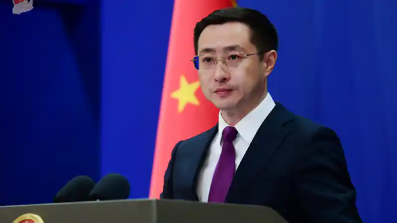 Китай разрывает связи с Чехией: встреча с Далай-ламой?