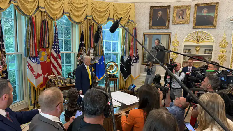 Трамп: Путин не обязан встречаться с Зеленским — комментарий в центре Вашингтона