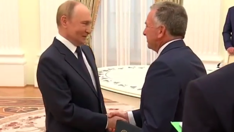 Путин и спецпосланник Трампа Стивен Уиткофф обсудили ситуацию в Украине: ключевые моменты переговоров {city2}