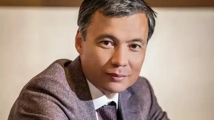 Бывший банкир Жомарт Ертаев, осужденный в 2020 году за хищение 144 миллиардов тенге в RBK Bank, вышел на свободу из колонии. Информация о его освобождении была подтверждена.