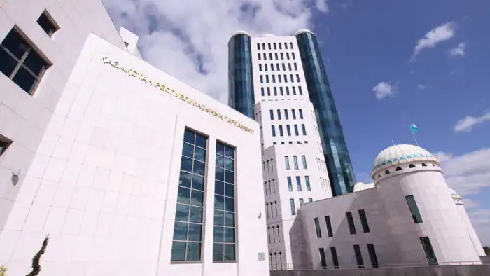Парламент Казахстана: не Швейцария, но с амбициями