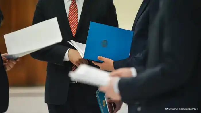 Казахстан на пороге изменений: Президент Токаев предлагает перейти к однопалатному парламенту. В своем Послании народу он акцентировал внимание на необходимости реформ, которые могут улучшить законодательный процесс. Сторонники однопалатного парламента ук