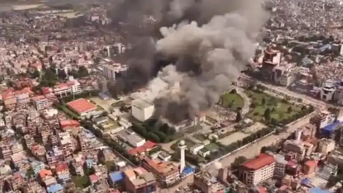 Непал: Протестующие объявили о контроле над страной после отставки президента