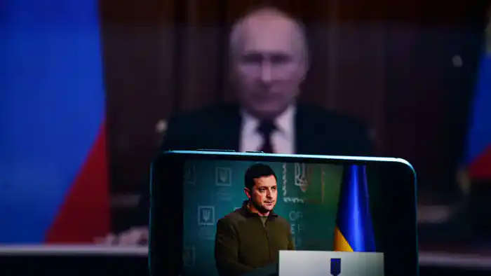Путин и Зеленский: готовность к встрече на шахматной доске мира