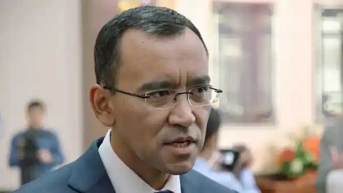 Спикер Сената Казахстана Ашимбаев шутит о парламентской реформе на фоне предложений Президента