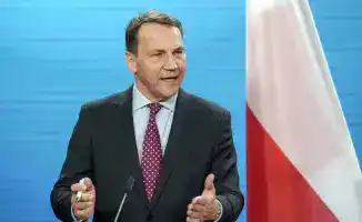 Глава МИД Польши Радослав Сикорский: Украина должна оставаться в 'границах, которые может защитить'