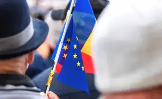 На выборах в Молдове правящая проевропейская партия "Действие и солидарность" лидирует с 45% голосов, согласно данным Центральной избирательной комиссии. Патриотический блок также участвует в выборах.