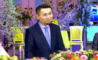 Депутат на пленарке: поздравление или шоу 'Поле чудес'?