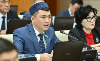 Общественное недовольство: Пост депутата Мажилиса вызывает волну обсуждений и критику среди казахстанцев