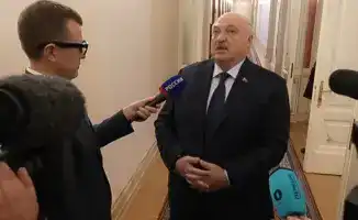 Президент Беларуси Александр Лукашенко прокомментировал заявления стран НАТО о готовности сбивать самолёты из России или Беларуси, заявив: "Пусть попробуют". Это заявление подчеркивает уверенность Лукашенко в способности Беларуси защитить своё воздушное п