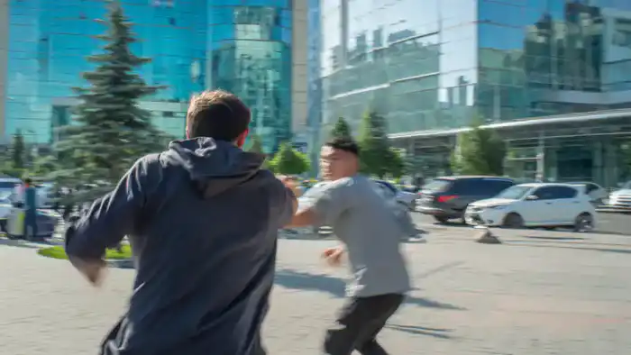 Грубость и агрессия: Казахстан в плену повседневной ругани