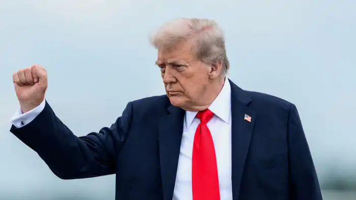 Американский лидер Дональд Трамп объявил о достижении соглашения с Китаем по TikTok, что позволит сохранить работу этой социальной медиаплатформы в США. Переговоры с Си Цзиньпином привели к положительному результату, обеспечив дальнейшее функционирование 