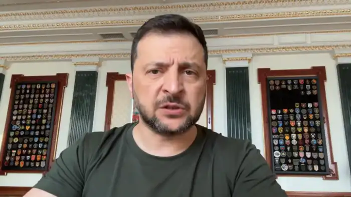 Зеленский: Успешные удары по российским НПЗ укрепляют позиции Украины