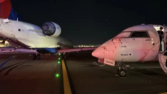 Два пассажирских самолёта Delta Airlines столкнулись в аэропорту Ла-Гуардия в Нью-Йорке, сообщает Tengri Travel.