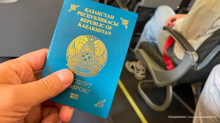 Новые правила миграционного учёта для казахстанцев в России