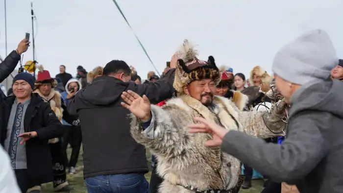 Казахстанские чиновники обещают новые меры, в то время как общество обсуждает ограничения на продажу алкоголя в ночное время