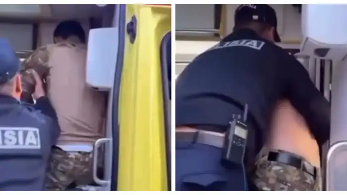 В Атырау полицейский в гражданском устроил 'парад безумия' в машине скорой помощи