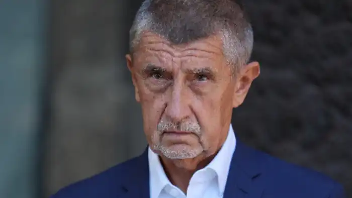 Новый лидер Чехии пообещал прекратить финансовую помощь Украине. В случае формирования нового правительства с участием партии ANO, Чехия не будет больше финансировать закупку оружия для Украины. Это заявление стало значимым шагом в контексте текущей полит