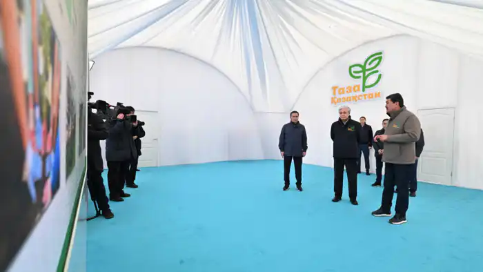 Казахстан ускоряет строительство завода по переработке твердых бытовых отходов под руководством президента Токаева