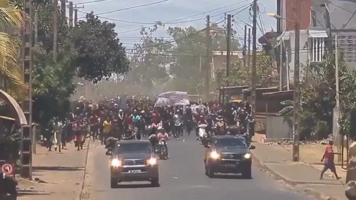 Молодежные протесты на Мадагаскаре: Зумеры требуют отставки президента Раджоэлины