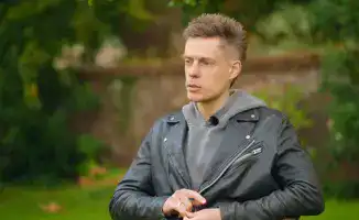 Встреча двух культур: Юрий Дудь и Алишер Еликбаев обсуждают влияние казахстанских героев на современное общество