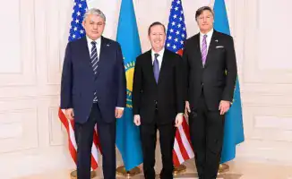 Казахстан укрепляет международные связи: Ермек Кошербаев обсуждает сотрудничество с спецпосланником Трампа и заместителем Рубио