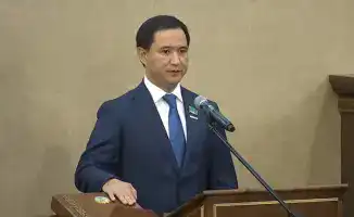 Новый депутат от партии Amanat Абуталип Мутали принес клятву в Мажилисе