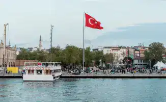 Новый закон Эрдогана: упрощение трудоустройства тюркоязычных иностранцев в Турции приведет к росту рабочей силы и изменению рынка труда