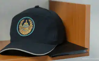 Министр внутренних дел Ержан Саденов прокомментировал трагический инцидент в Караганде, где в опорном пункте полиции были найдены тела женщины и полицейского. Саденов охарактеризовал произошедшее как "позорный случай", подчеркивая серьезность ситуации и н