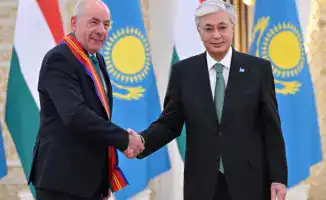 Президент Венгрии награждён орденом 'Достық' I степени в Астане от Касым-Жомарта Токаева