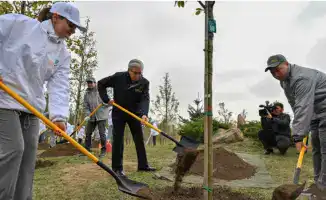 Токаев участвует в акции 'Таза Қазақстан': шаг к улучшению экологической ситуации в стране