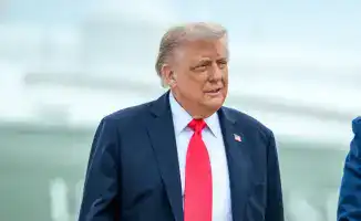 Президент США Дональд Трамп сообщил о своём состоянии здоровья и предстоящем визите в медицинский центр Уолтер Рид, где он планирует пройти медицинское обследование.