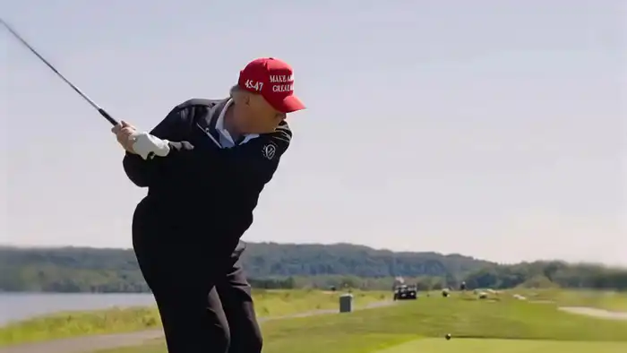 Трамп на поле: гольф с внучкой и Скриптонитом