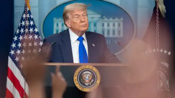 Трамп вводит 100-процентные тарифы на китайские товары с 1 ноября