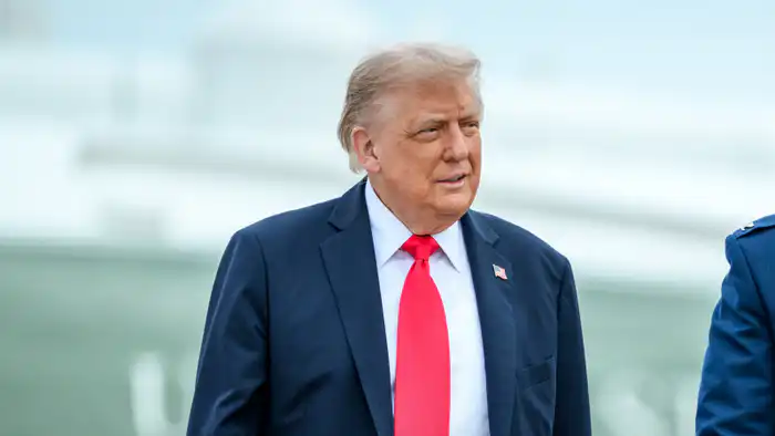 Президент США Дональд Трамп сообщил о своём состоянии здоровья и предстоящем визите в медицинский центр Уолтер Рид, где он планирует пройти медицинское обследование.