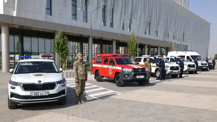 В Шымкенте спасатели получили новые автомобили в честь Дня спасателей, что повысит эффективность их работы и улучшит безопасность населения.