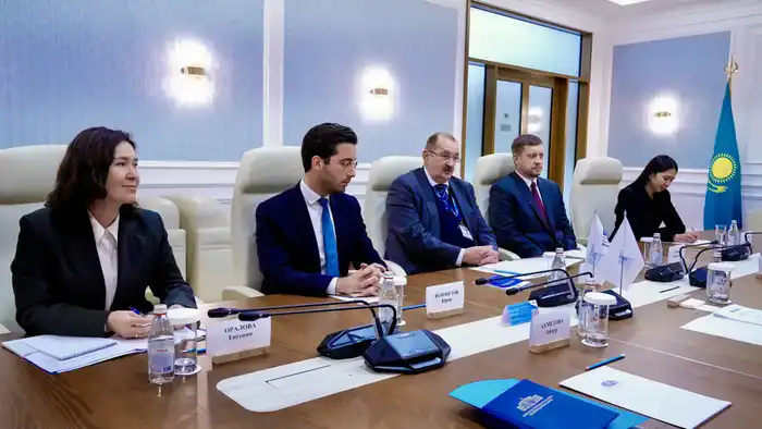 В Конституционном Суде прошла встреча с новым Главой Офиса ОБСЕ в Астане (2)