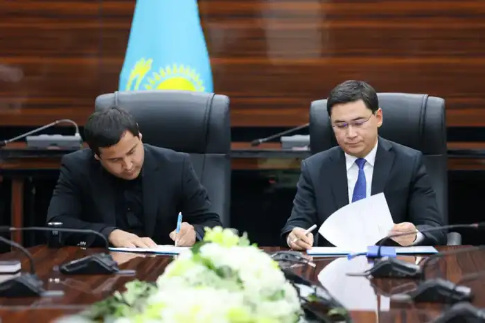 БОЛЕЕ 100 МЕМОРАНДУМОВ О СТАБИЛИЗАЦИИ ЦЕН И СДЕРЖИВАНИИ ИНФЛЯЦИИ ЗАКЛЮЧИЛИ В ШЫМКЕНТЕ (5)