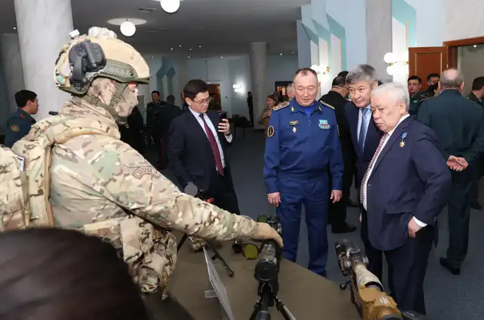 Военная служба как мост к новому будущему: депутаты и эксперты ищут пути для повышения её привлекательности