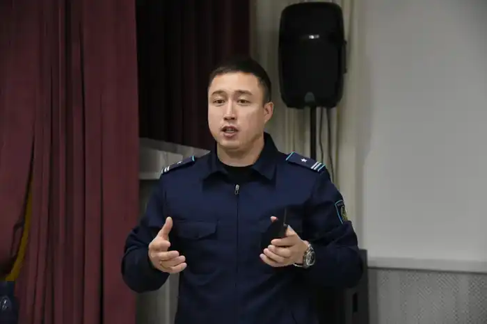 Пенсионеры района Нура получили советы по защите от интернет-мошенничества