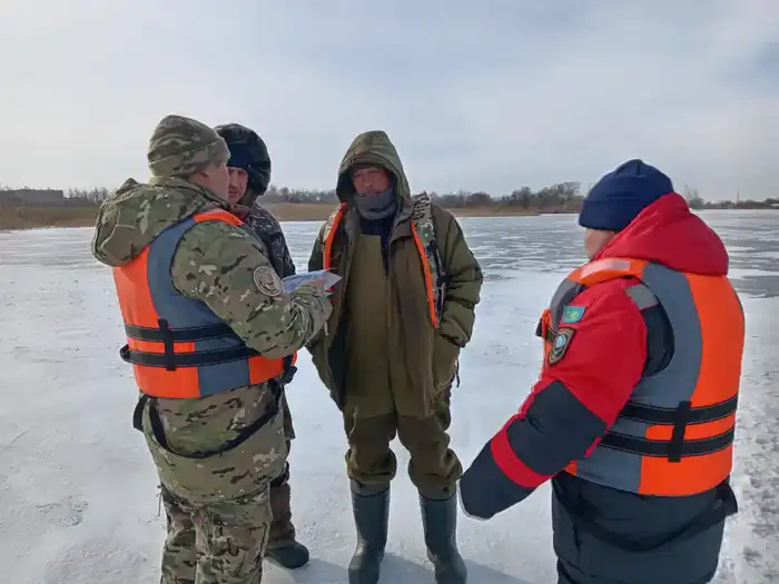 Опасность выхода на тонкий лед предупреждение МЧС